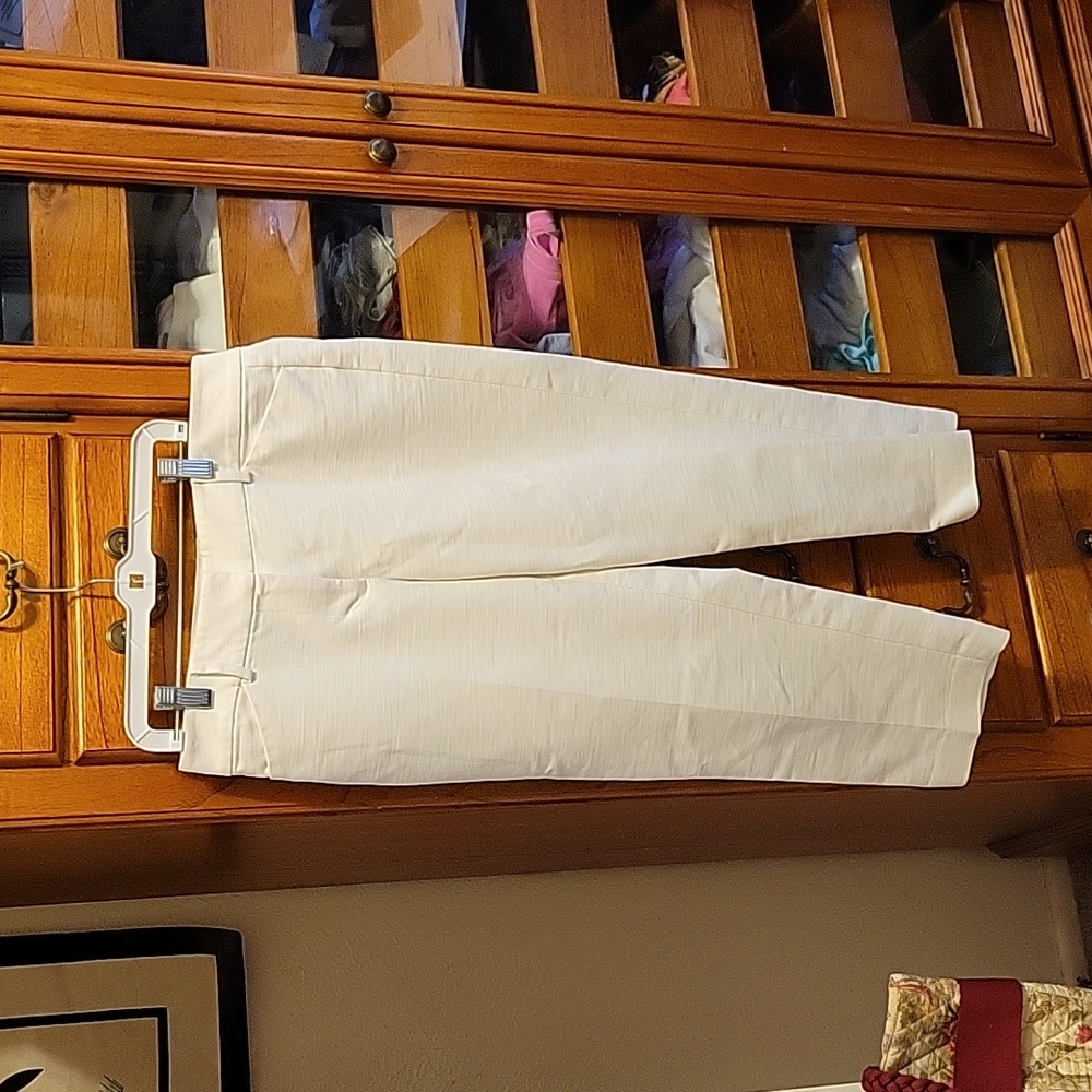 Ann Taylor Signature cropped pants